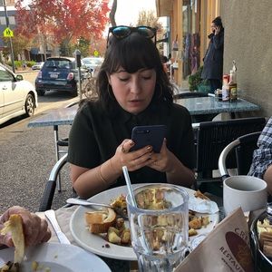 Meet your Posher, Stephanie